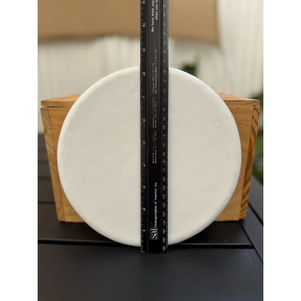 Crate and Barrel B&W Mercer Flowers Thin Glazed Porcelain Salad Desert Plate